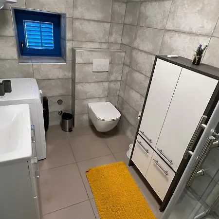 Doneto, In Private House Διαμέρισμα Ριέκα